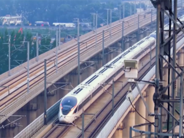 监控装备植入超等大脑